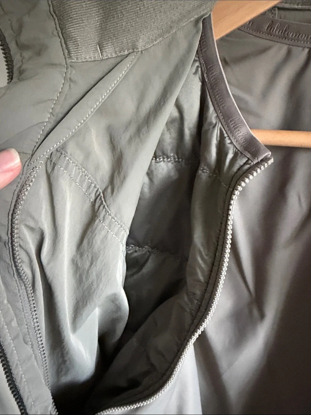 Lululemon Keep on Trek 3 in 1 jacket with removable vest and storable hood sz4
